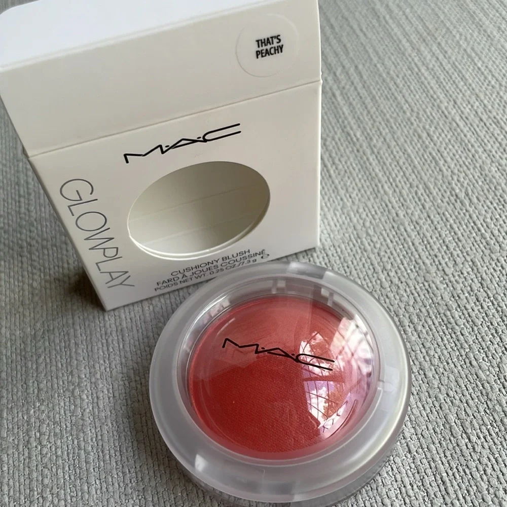 MAC Cosmetics Glow Play Cushiony Blush - that’s peachy